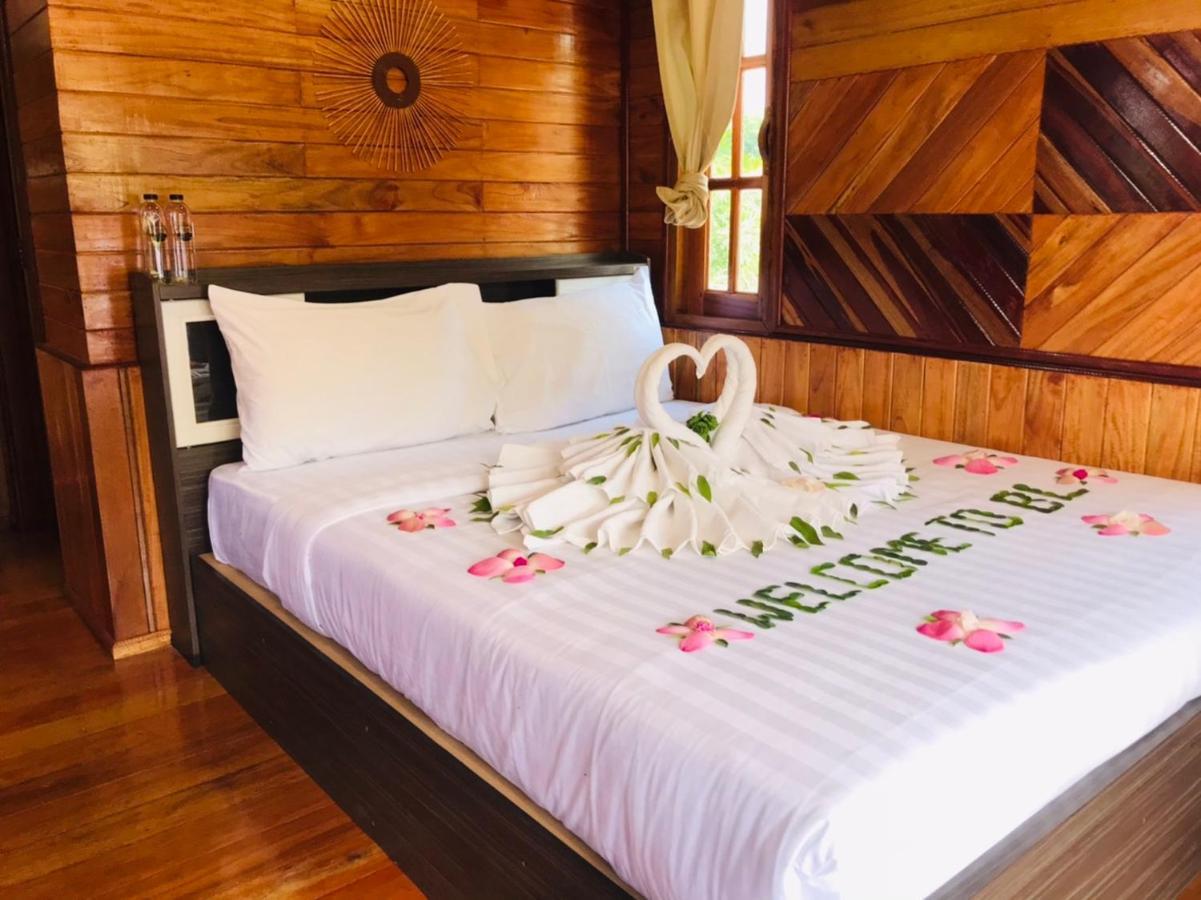 ไร่นาบัวหลวง คาเฟ่ & ฟาร์มสเตย์ Raina Bualuang Cafe & Farm Stay Ban Na No エクステリア 写真