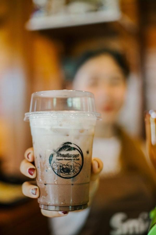 ไร่นาบัวหลวง คาเฟ่ & ฟาร์มสเตย์ Raina Bualuang Cafe & Farm Stay Ban Na No エクステリア 写真